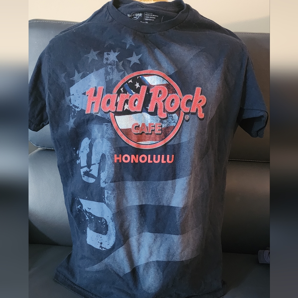 Hard rock cafe Honolulu.  Bought in Honolulu  never worn